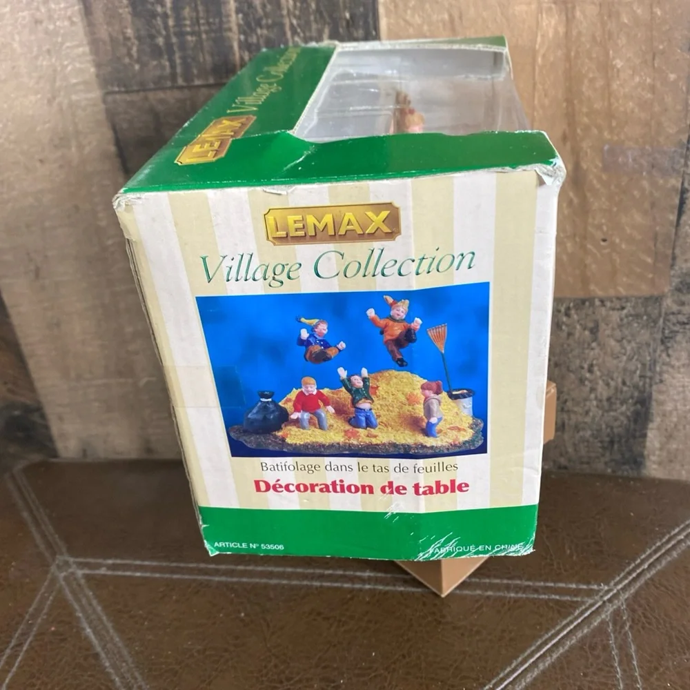 Lemax Table Decoration 2005‎ Leafpile Frolic #53506 NEW In Box table Accent Vtg